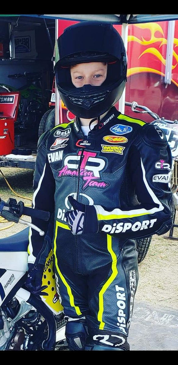 DisportLocus's tweet photo. #disport rider beautiful picture. Perfect leathers. #disportlocus #disport_leathers #disport_custom_suits #disport_gears #MotoGP #leather_suits #topsuits #flattrackracing #racingwears #newleathers #bikers #kidssuits https://t.co/0RUBmDU56N