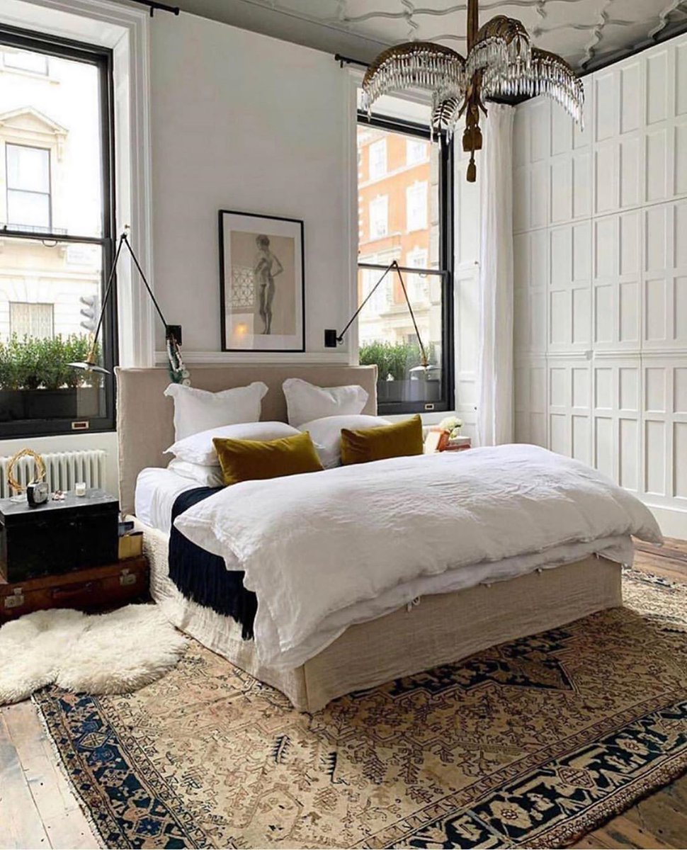 theurbanport's tweet photo. The bedroom looks the coziest and is very over the top ❤️ 
📷 @shestolemycat

Follow Us 👇
#theurbanport
.
.
.
#bedroomgoals #hometohave #apartmenttherapy #smmakelifebeautiful #doingneutralright #sodomino #houseenvy #currentdesignsituation #handmademodernhome #mydomaine #luxe https://t.co/5WxRiuoFM3