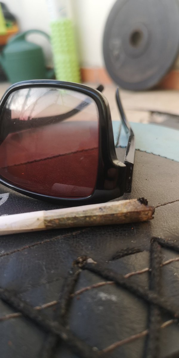 churfer77's tweet photo. Tarde casual de cacha... Cannabis y changa... 👽🙃🤙🏽

Pura sinapsis pura 🤙🏽 https://t.co/FRg3hWn8tK