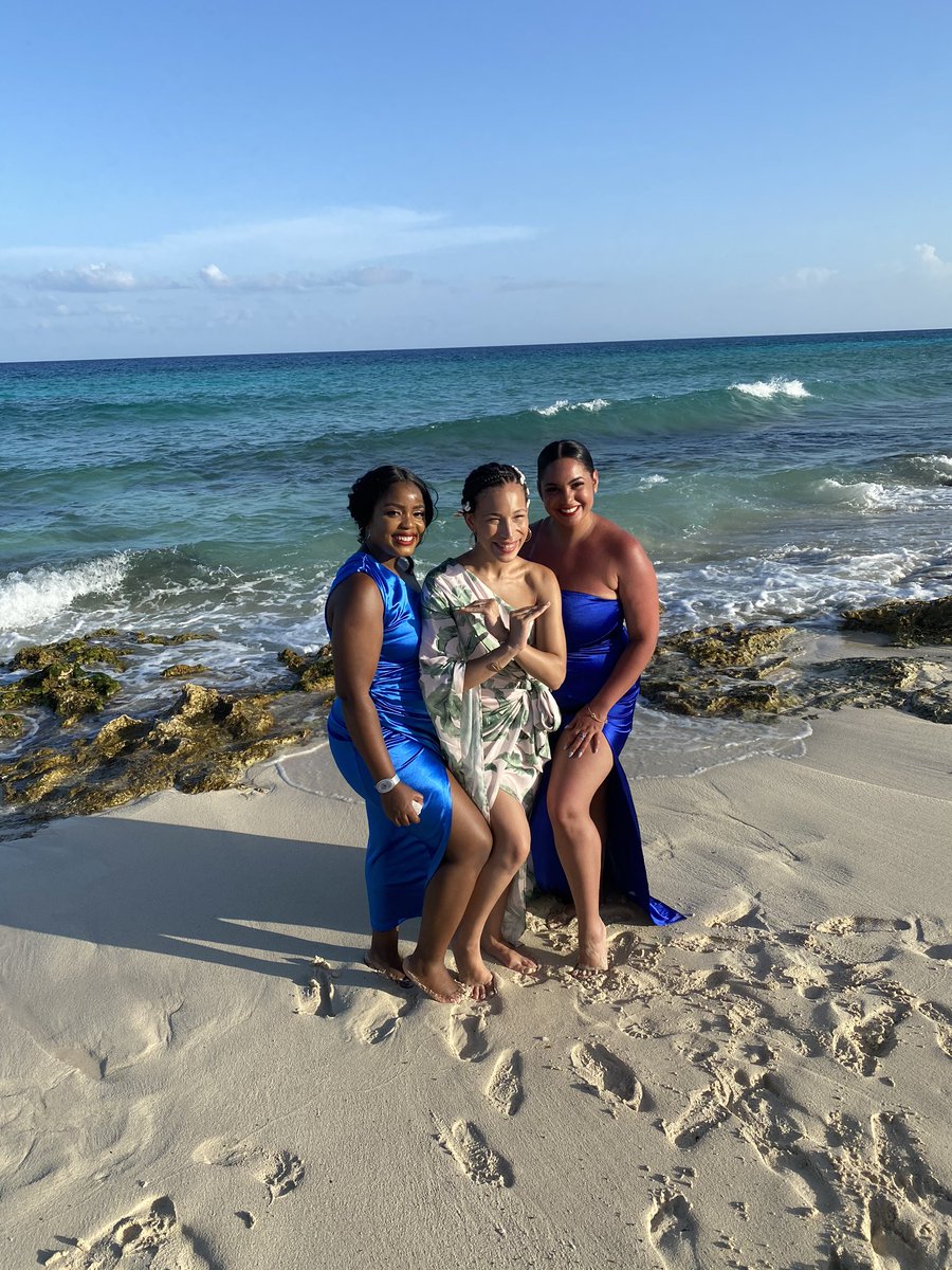 Jennifer_S04's tweet photo. #sisterhood #sisters #justbeCUS #ForeverSOTO https://t.co/jCTwoN50Ep