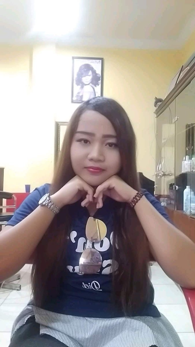 Rinduecha023's tweet photo. Pagi guys... Yg mau gabung di grup dm ya..karna yg telanjang bunda share di sana.. pliss retweet yg banyak y guys https://t.co/2pCcyze1xn