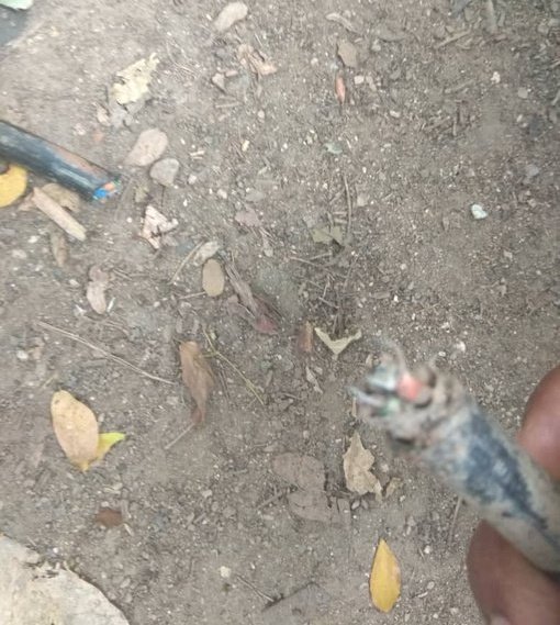 TiempoUC's tweet photo. @rediuc informa a la comunidad de la @UCarabobo que el vandalismo del cable de óptica registrado hoy #14Jul, afecta la conectividad y asociados en el Campus #Barbula, dejando sin servicio #IngenieríaUC, @facesuc1, @FaCE_UC, @facytuc_oficial, #FCJyP y #DIMAI
#LeeTiempoUC https://t.co/hyDjp43BSW