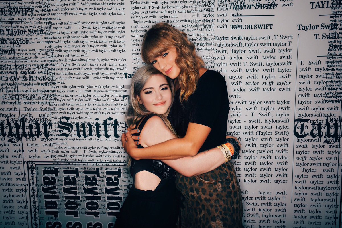 ootwalexa's tweet photo. DIDNT REALIZE ITS BEEN TWO YEARS #reptourphilly rise miss u @taylorswift13 https://t.co/bqhsfvs5bI