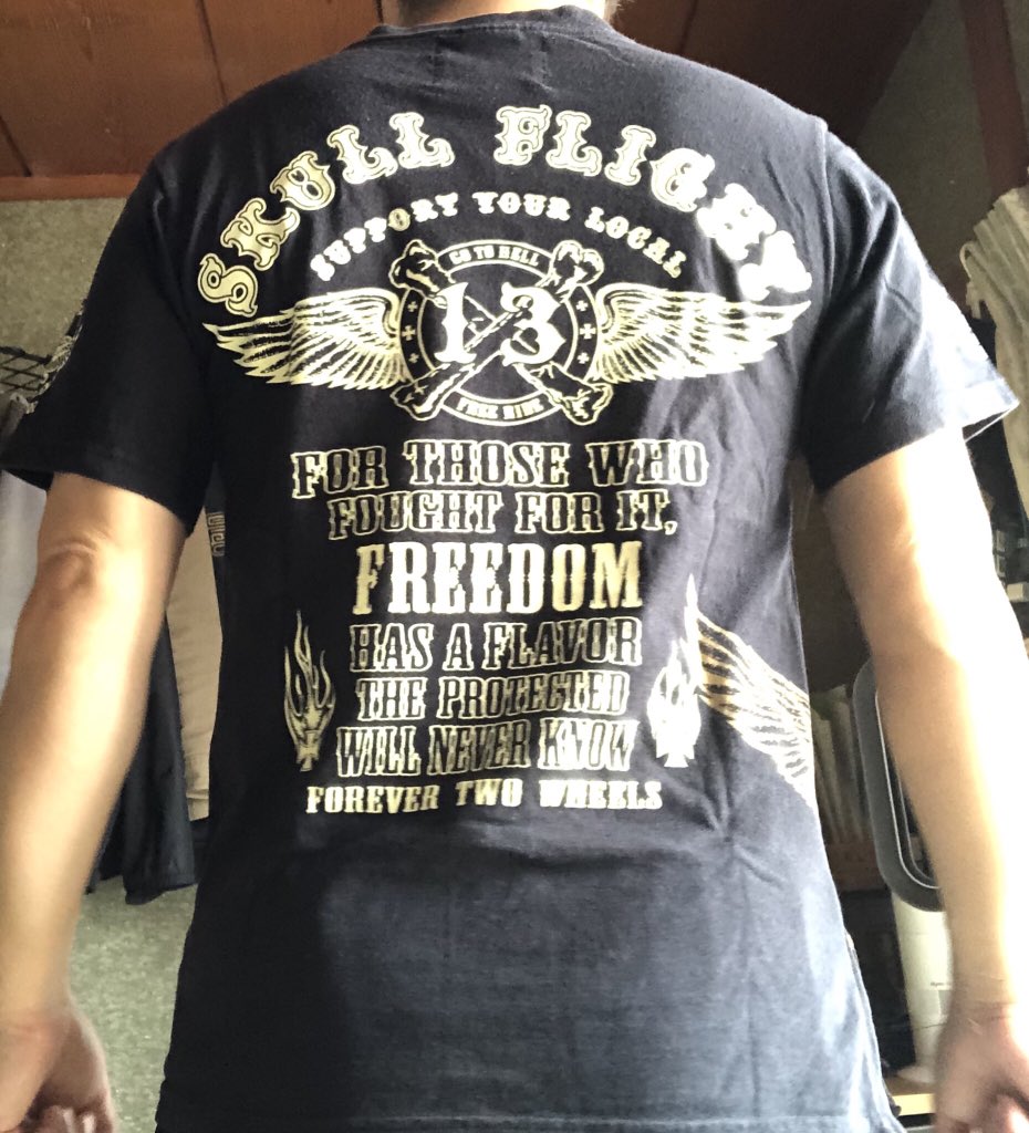 hayamiiwao's tweet photo. 今日のTシャツ😄
#久しぶり着てみたTシャツシリーズ
#仙台で買った
#Sサイズだから太ったら着れない系
#SKULLFLIGHT https://t.co/0re1TpCuJI