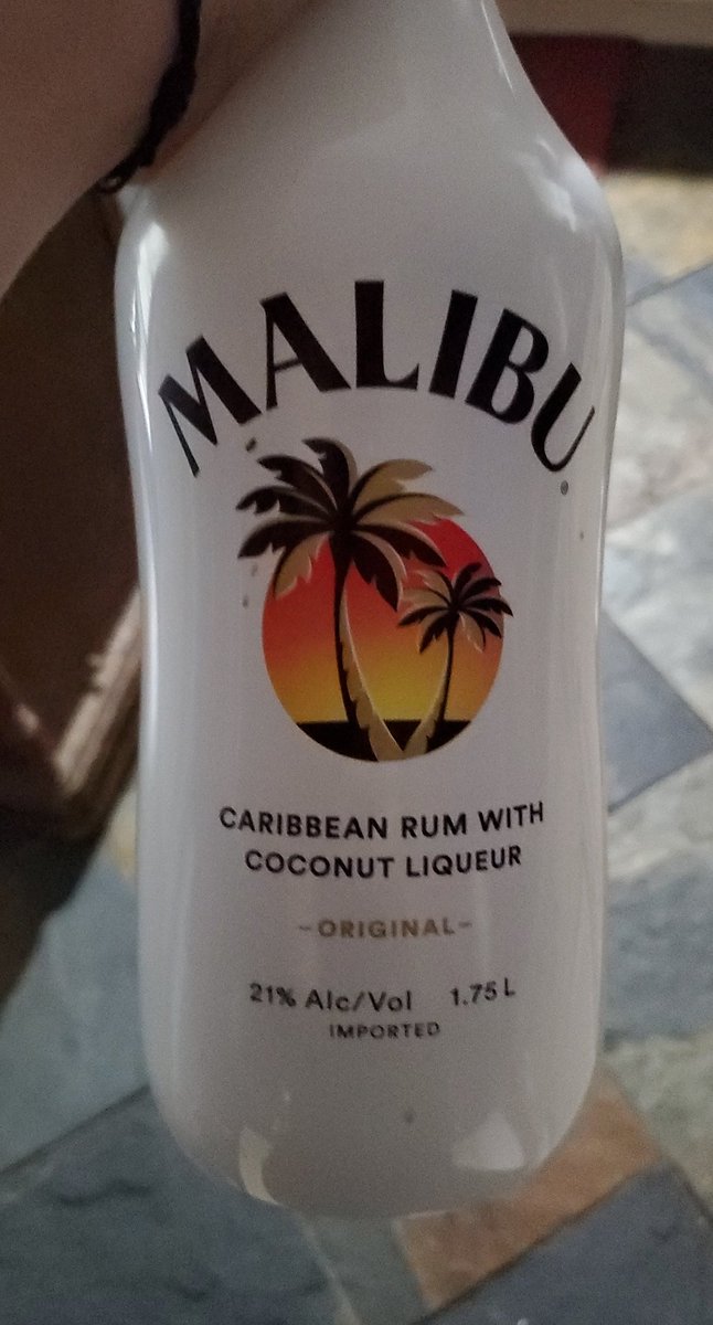 happylifter00's tweet photo. What happens when #fitness doesn't even help your day? This...this happens and it'll be worth the pain from an #endometriosis #flareup....hopefully. or maybe....#deepeddys #peachvodka. Maybe some of both (individually, not mixed.) Have a #TerrificTuesday night! https://t.co/neXmdzkpU7