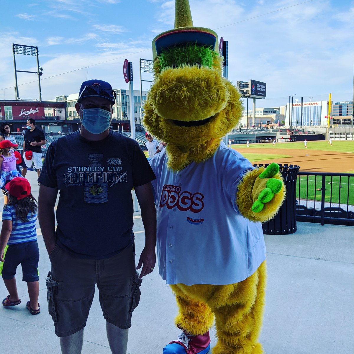 Johnna__Purcell's tweet photo. #baseball #thechicagodogs https://t.co/t2THX9K7zY