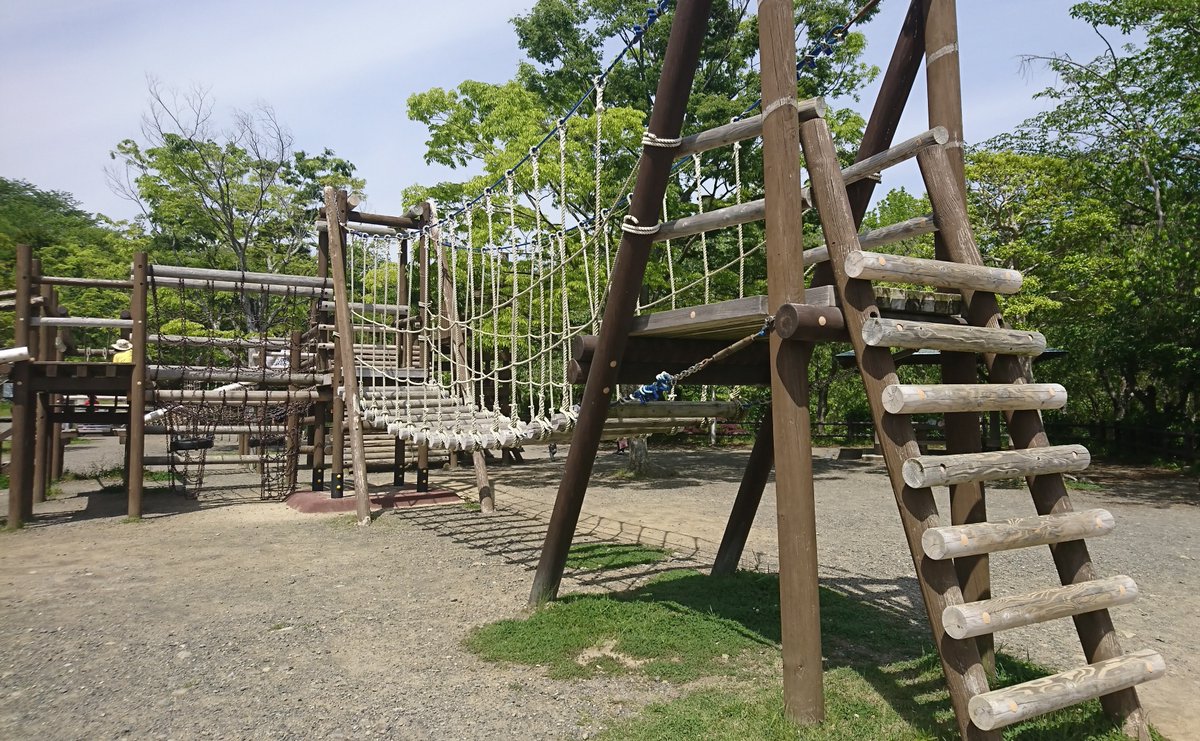 ちゃむしずおか 静岡市子ども 子育て支援 V Twitter 昨日もご紹介した清水船越堤公園ですが 坂を上ったトリム広場には ターザンロープや大きな複合遊具があり 小学生くらいのお子さんも楽しめるようになっています のほほん子育て ちょうどいいしずおか