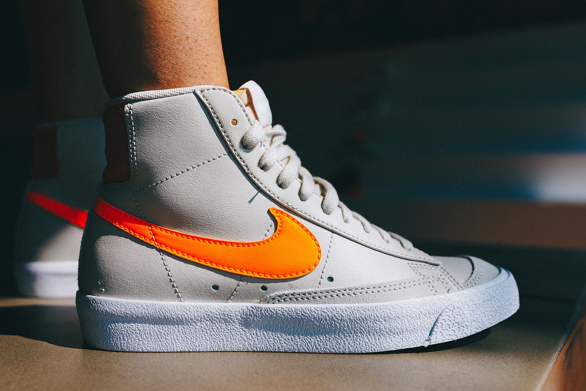 nike blazer mid 77 light bone orange