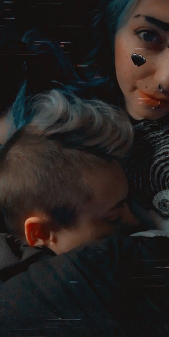 I made it and they&rsquo;re peacefully passed out on me 💛🖤 @adrian_shogren https://t.co/RpZhq9IjTf