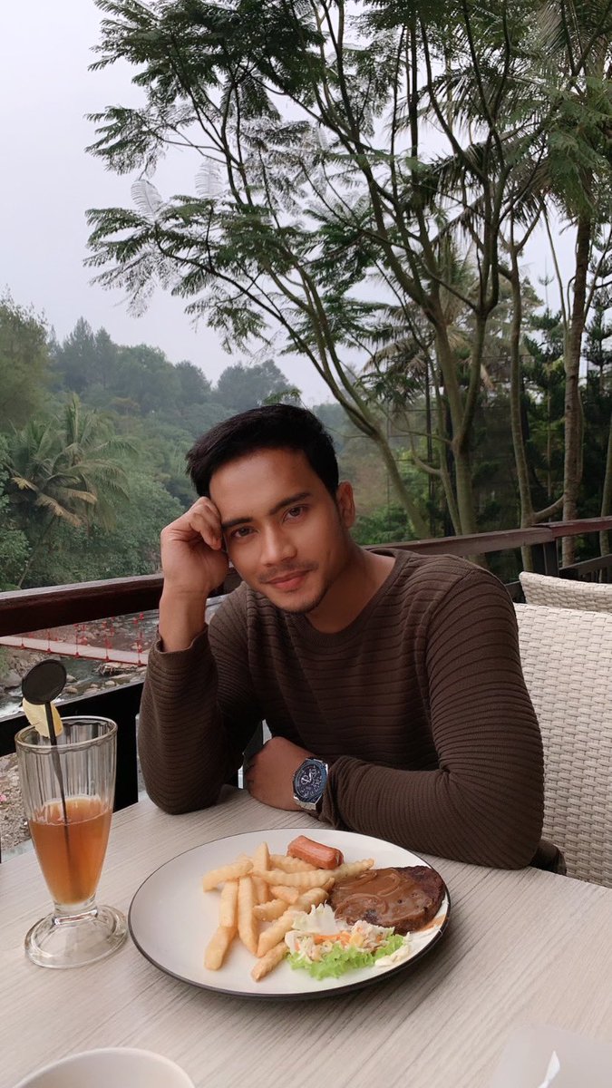 dharma912's tweet photo. Kalo Kamu Sudah Bahagia Dengan Dia, Babang Bisa apa ? https://t.co/XpvBIq4l8A