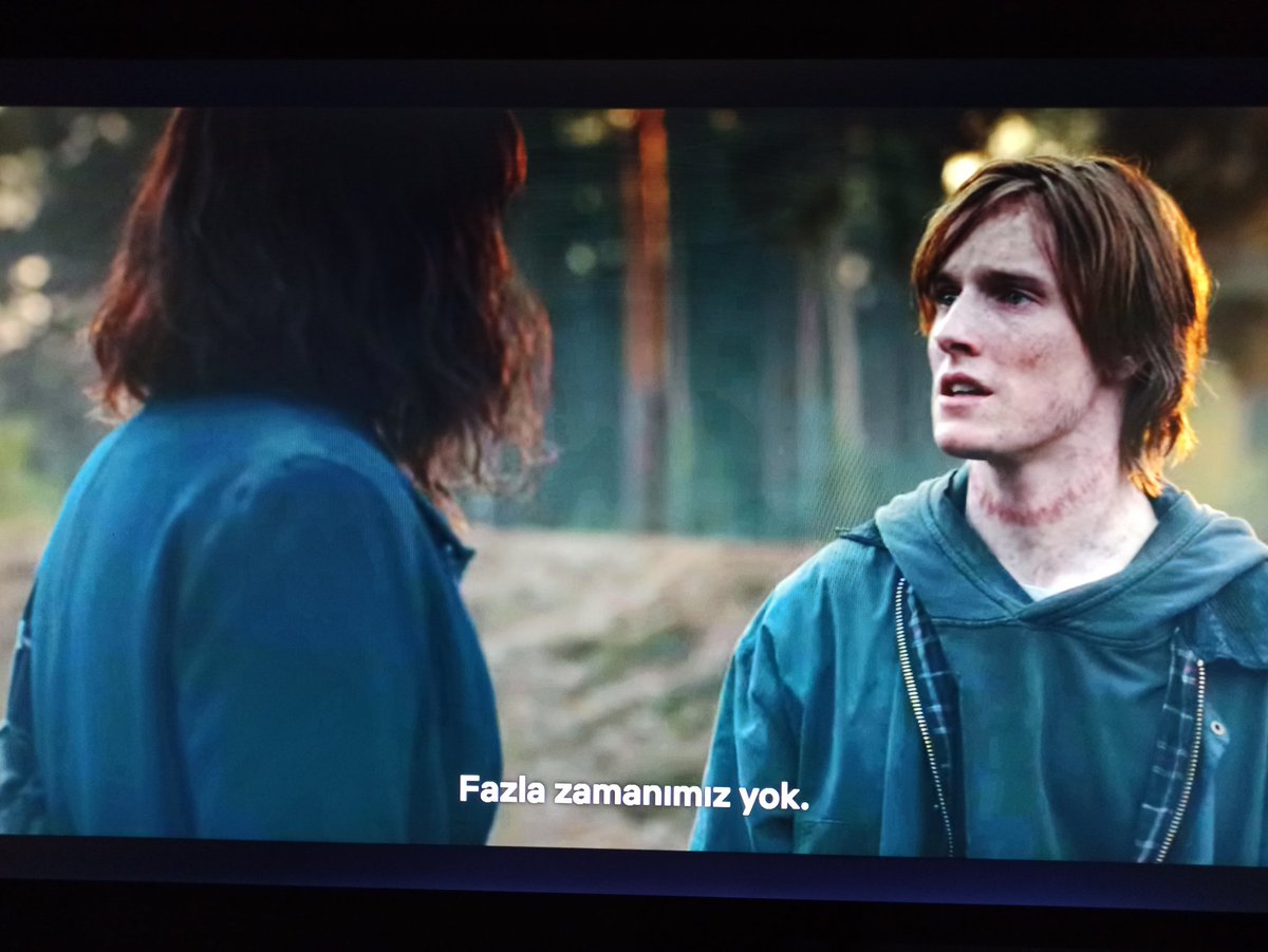 ferdisen's tweet image. Çıkar cebinden zaman makinesini, al iki saat öncesine, hem rahat rahat çayınızı kahvenizi de içersiniz #DarkNetflix #darkfinal