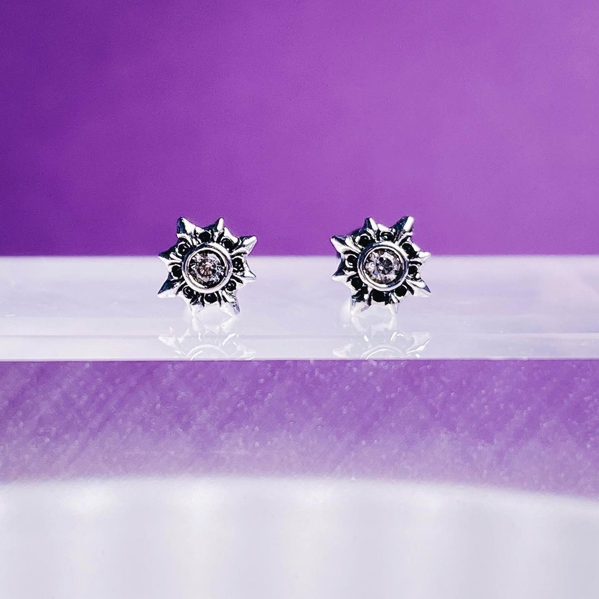 blackmind_daily's tweet photo. Aqua piercing💜

🇰🇷/KRW👉🏻 https://t.co/jC8sImwrtn
🌐/USD👉🏻 https://t.co/VjsK2TUYPA
🇯🇵/JPY👉🏻 https://t.co/dzzc5yoC5L https://t.co/VJbVZsvfQK