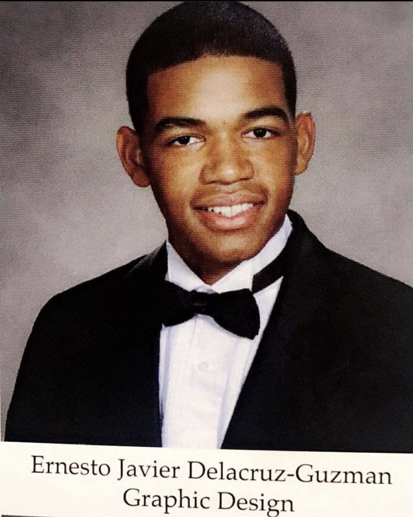 Phoreign's tweet photo. You said you miss the old me girl donβt tempt me #seniorinhighschool https://t.co/S7BktTGr6j