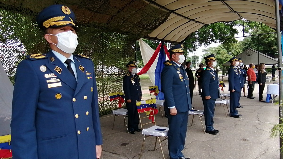 Cmdte Gral de la Aviación Militar Bolivariana tweet media