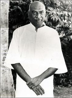 praveenruler's tweet photo. பெருந்தலைவர் காமராஜருக்கு கதர் துண்டுகள் அணிவித்தால்  மிகவும் மகிழ்ச்சியுடன் ஏற்றுக்கொள்வார்.அந்த கதர் துண்டுகள் அனைத்தையும் பால மந்திர் என்ற ஆதரவற்றோர் இல்லத்திற்கு கொடுத்துவிடுவார்.அப்படிப்பட்ட தலைவரை பார் உள்ளளவும் போற்றி வணங்குவோம்.
#என்ஆர்தனபாலன்_காமராஜர்
@NRDHANAPALAN https://t.co/NXV0gPr4uz