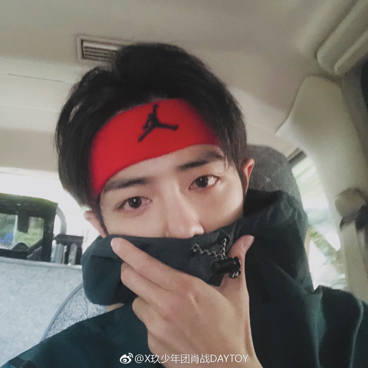 Xiao Zhan photos that butter my bread, an extremely self-indulgent thread: