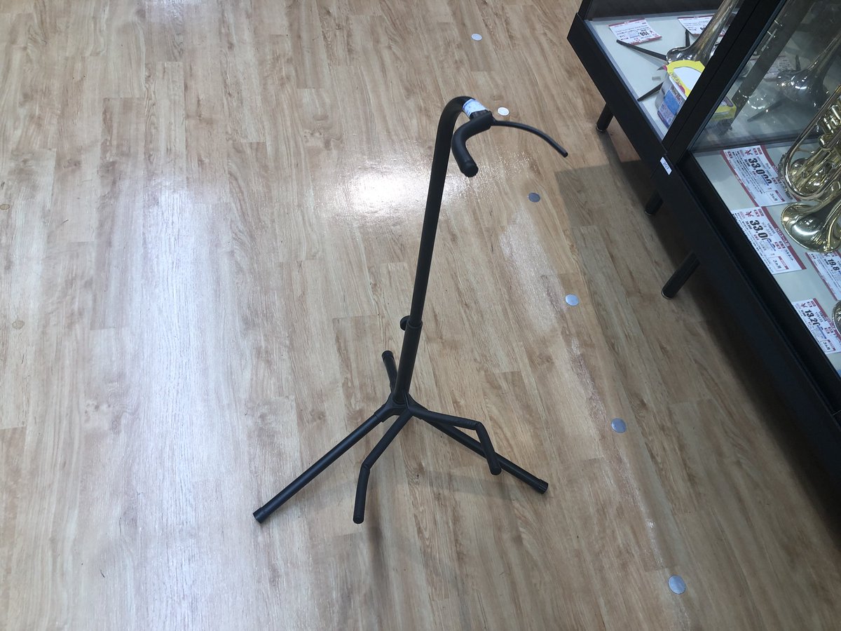 110円のジャンクギタースタンドを大量に売り場に出しました！ ジャンク 