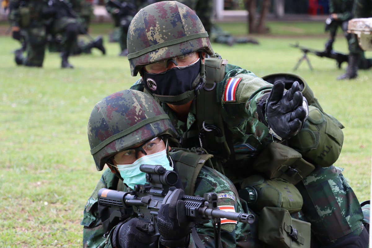 WassanaNanuam's tweet photo. Mask ไม่ตก
การ์ด ไม่ตก

ทบ.ยันทหารไทย ยึดมาตรการ ป้องกันCoViD19 เป๊ะ! ตลอดการฝึกLightning Forge20กับทหารสหรัฐฯที่Hawaiiใส่maskตลอดเว้นระยะห่าง อยู่แต่ในค่าย ผลตรวจเป็นลบทุกนาย เตรียมตรวจโควิดฯก่อนบินกลับ22กค.มากักตัว ในSQกทม.ไม่ใช่โคราช
#LightningForge20

https://t.co/kCeByFoMNb https://t.co/aM6gDrIAWj