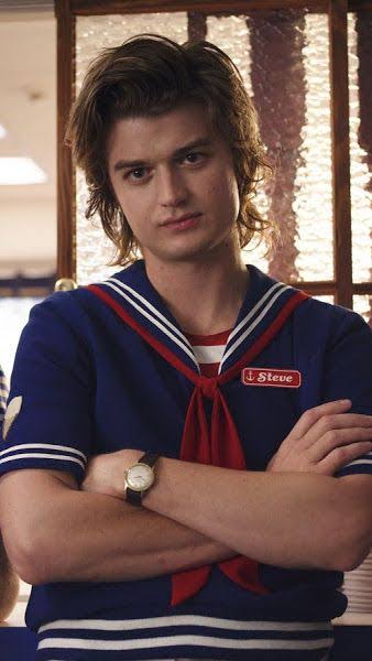 nininikt's tweet photo. morto que o steve de stranger things ta participando da nova temporada de #MasterChefNaBand #MaaterchefBR https://t.co/8rxgwcjQho