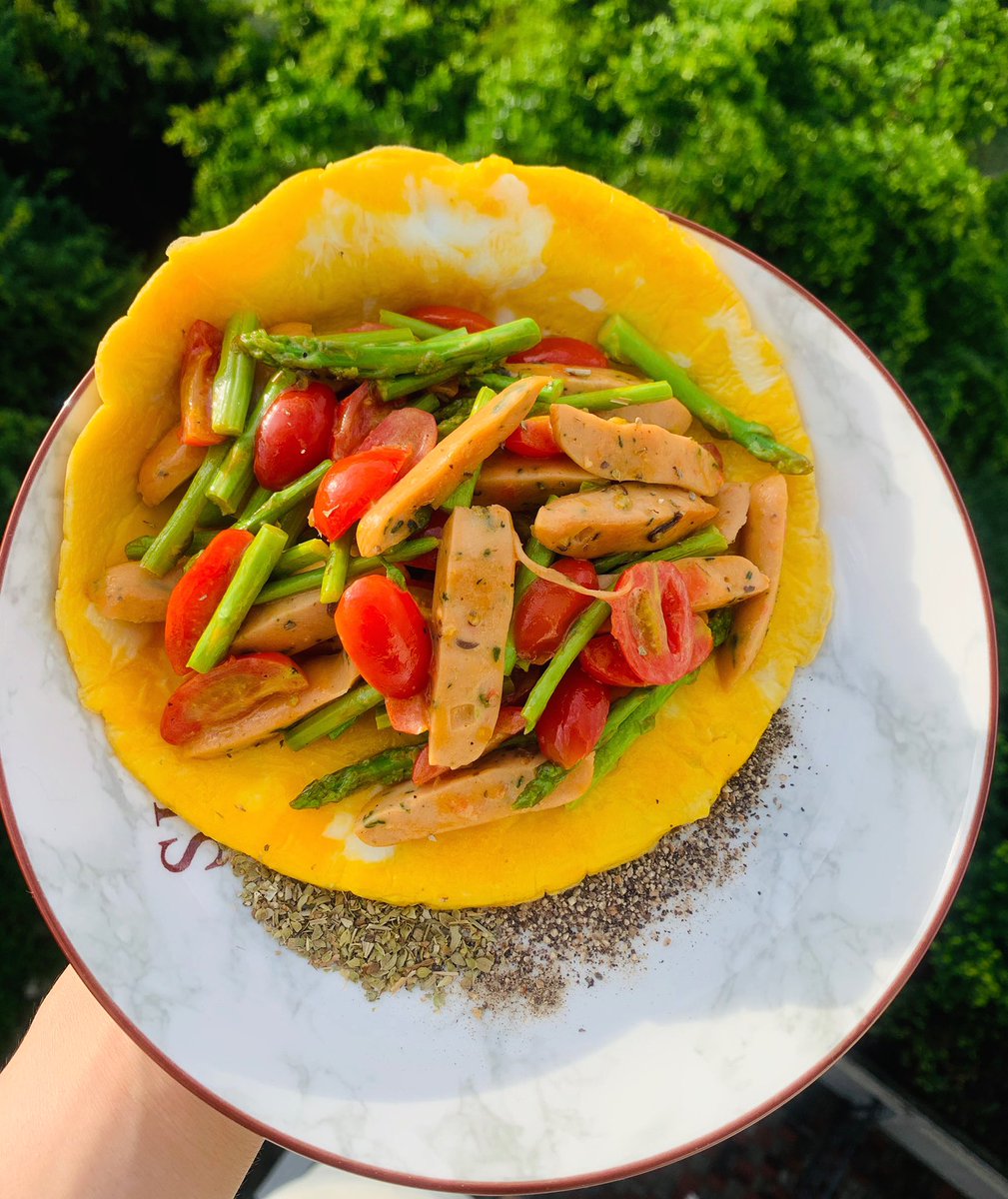 NammonNannapus's tweet photo. chicken breast sausago salad.🥗 #cleanfood #cleanbreakfast #คลีนง่ายๆ #คลีนบ้างไม่คลีนบ้าง #คลีนสายกลาง #healthybreakfastideas #saladbowl #saladcleaning #eggsandwich #chickenbreastsausagosalad #NannapusHealthyfood https://t.co/EgE7WmbO8I