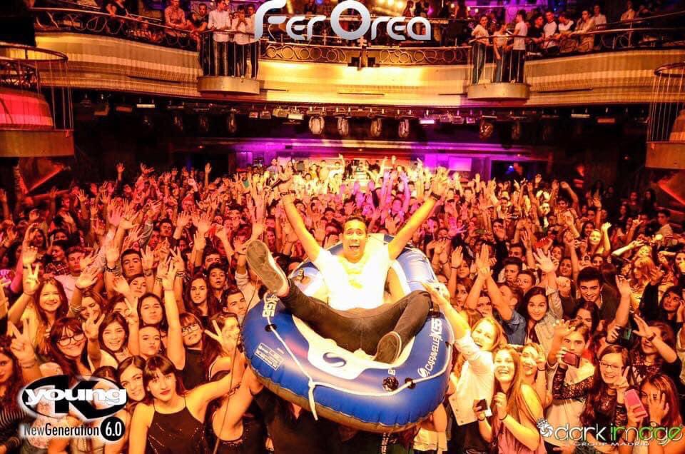 DiseyMusic's tweet photo. Ya queda menos para que volvamos a volar todos juntos!!! 👐🏻😃 #DiseyMusic 

#ExpertosEnHacerteBailar https://t.co/dyiueKxL75