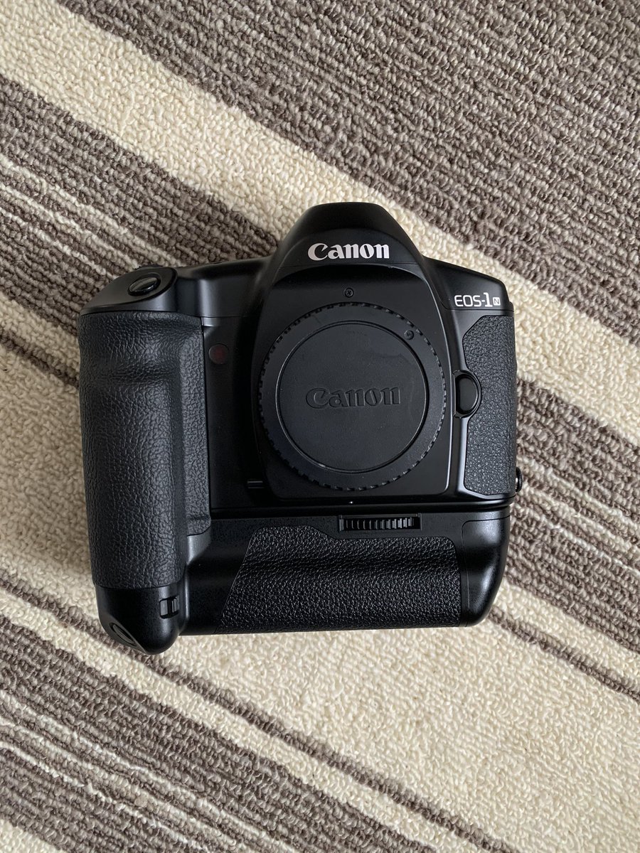KenjiHaruta's tweet photo. New buddy. #EOS1N https://t.co/b5SLJJFO3m