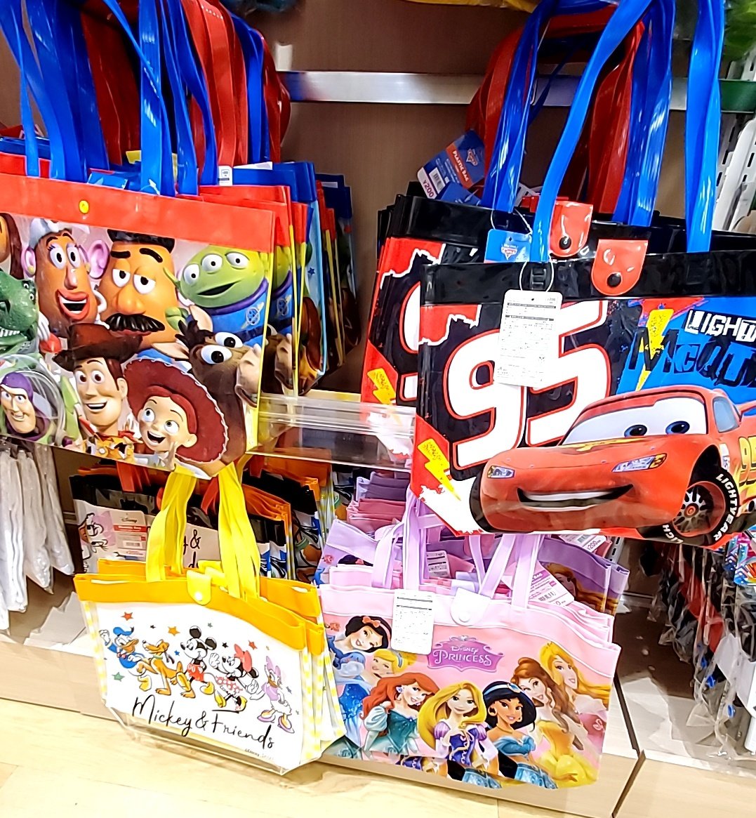 ちくわぶ ダイソーのディズニープールバッグ可愛い 保育園で水遊びはやるそうなので買った プールは今年なし