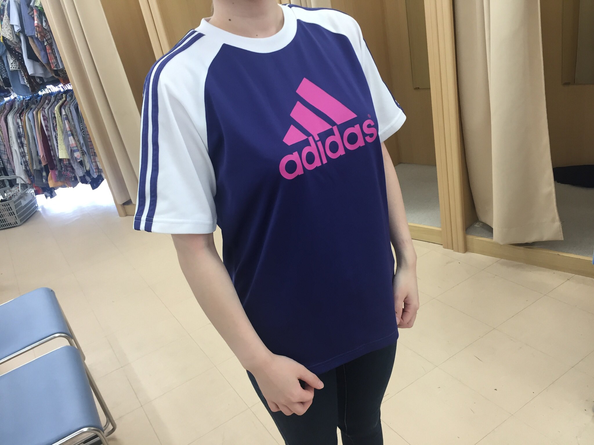 西海岸 行橋店 Twitter પર Adidas Adidas Adidas Adidas 人気スポーツブランド Adidas スポーツウエアはもちろん カジュアルにtシャツもプリント がオシャレ です レディース スポーツウエア Tシャツが店内多数入荷中 古着屋西海岸 西海岸