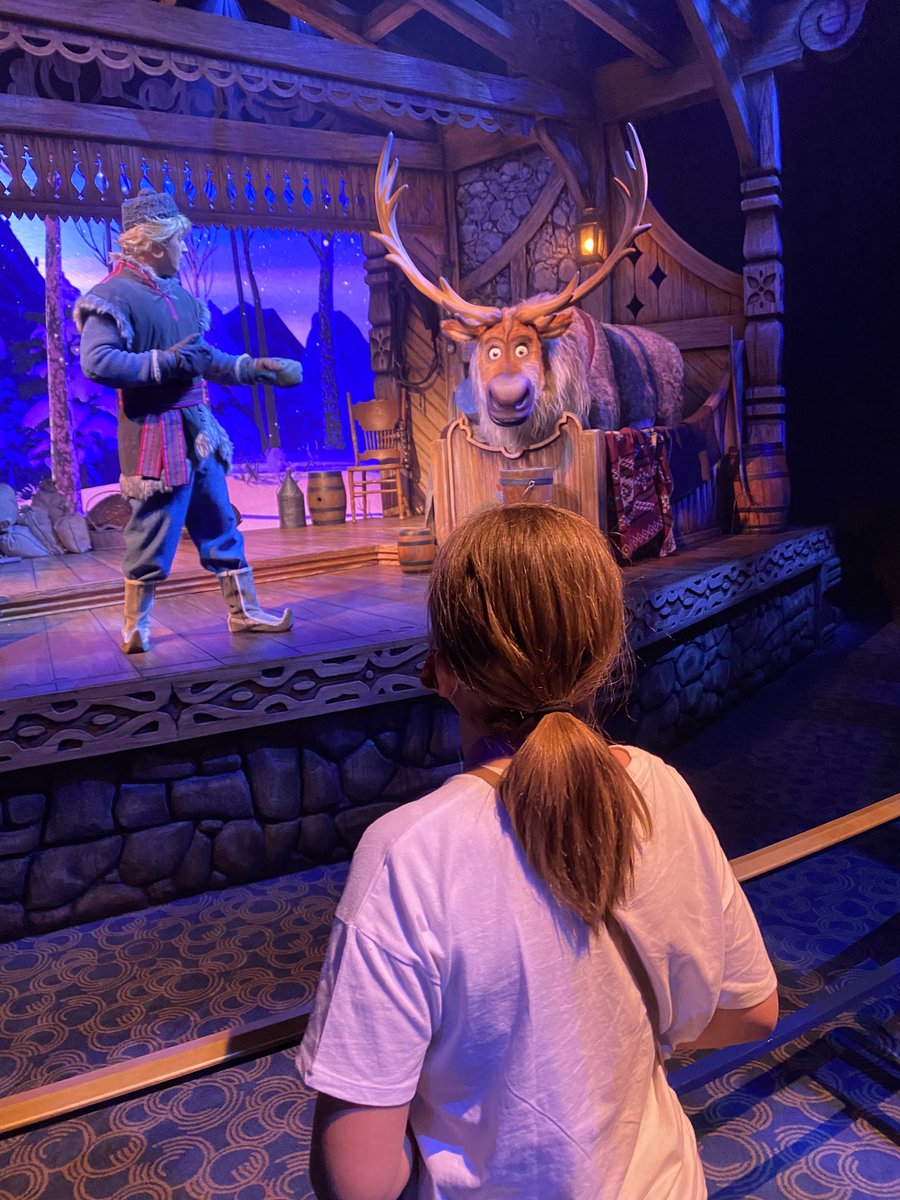 Stephane_SQRL's tweet photo. Ahhh le plaisir de profiter de la magie✨ des lieux et  y retrouver des personnes qu’on aime bien ! 😊 #mywdsmoment are magic @DisneylandParis #waltdisneystudios https://t.co/qLDIPTYId9