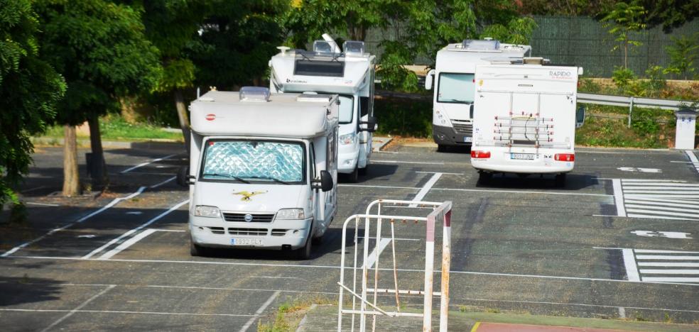 #Calahorra (La Rioja) cuenta con un aparcamiento para #autocaravanas en el entorno del río... pst.cr/miPgT