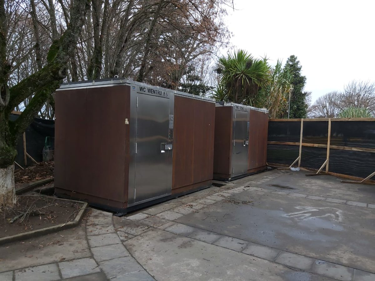 lorkesystems's tweet photo. Nuestro distribuidor exclusivo para Chile, la empresa Urbantech, consigue realizar el suministro de 2 cabinas de baños autolimpiables en Nueva Imperial.
El trabajo y constancia de  Luis Alberto Rojas ha dado como resultado esta primera instalación. https://t.co/4QOVbu393q