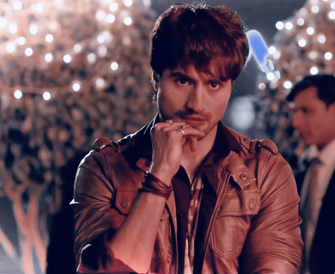 Those ringsLook at those rings  #HarshadChopda