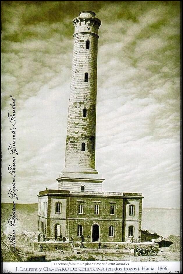 AlbumGasp's tweet photo. Foto Antigua del Faro de Chipiona recién terminada la Construcción a falta de la Cúpula que venía de Francia!!! Fotos Antiguas y Curiosas de Chipiona en Facebook. https://t.co/U21JW5xtdE