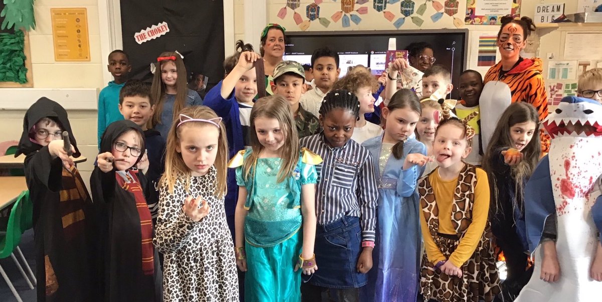 3OMrsBurns's tweet photo. Wonderful Wednesday reminds me of the reading events we had in 3J, Bedtime Stories, World Book Day and I will never forget the amazing Stories In A Jar. They were absolutely amazing. Well done. @MrsJones3J @HollinPrimary https://t.co/Sdr7DbN9sf