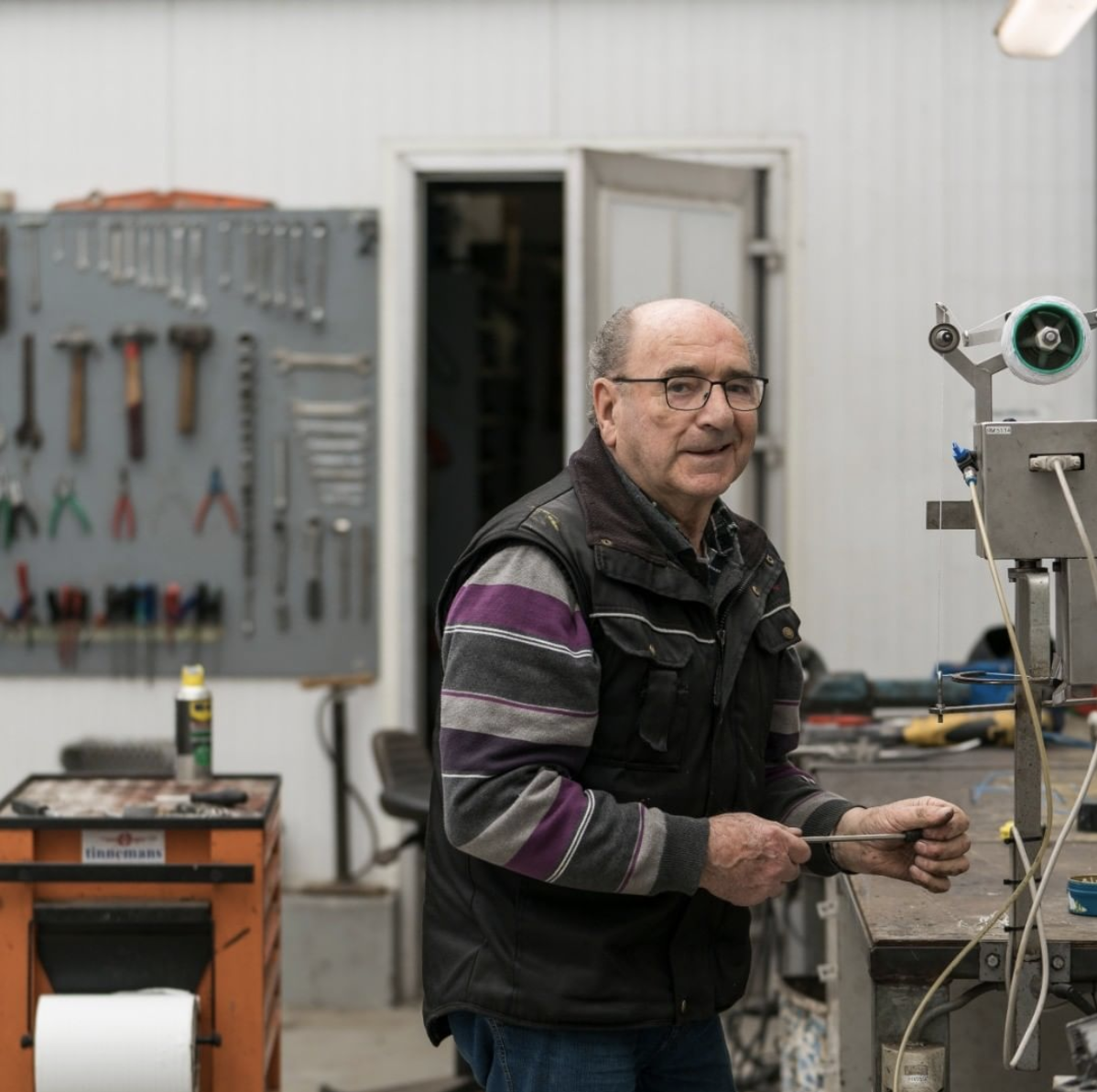 Ortolandaradish's tweet photo. Met groot verdriet nemen wij afscheid van onze oprichter
𝑴𝒂𝒓𝒊𝒖𝒔 𝑪𝒐𝒓𝒏𝒆𝒍𝒊𝒔𝒔𝒆𝒏

Marius stond aan de basis van het innovatieve familiebedrijf zoals Ortolanda nu is.

Zijn ijver, betrokkenheid en warmte zullen wij voor altijd missen.
https://t.co/NyhZRnVQhD https://t.co/WygLLLIPdJ