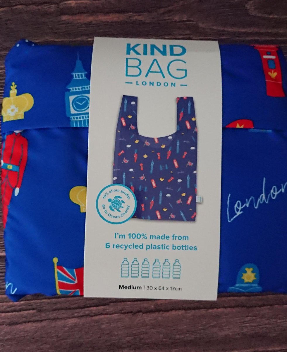 saringing's tweet photo. 推しエコバッグが決まりました☺️
ロンドン発祥🇬🇧の #KINDBAG 。
これ、100%廃棄ペットボトルをリサイクルした素材で作られてるのがスゴイ。
しかも20キロまで耐えれて、洗濯機で洗える!(大量に買い物するので100均のはいつもすぐ破れてた…)
1個使ってみて良かったから2個目購入✨ https://t.co/0YLevJeFpQ