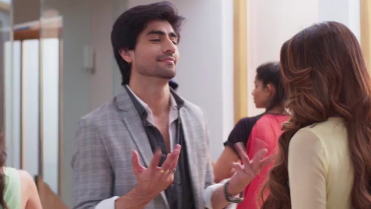 might create a gif for this scene  he was so ExcItedddd   #Bepannaah