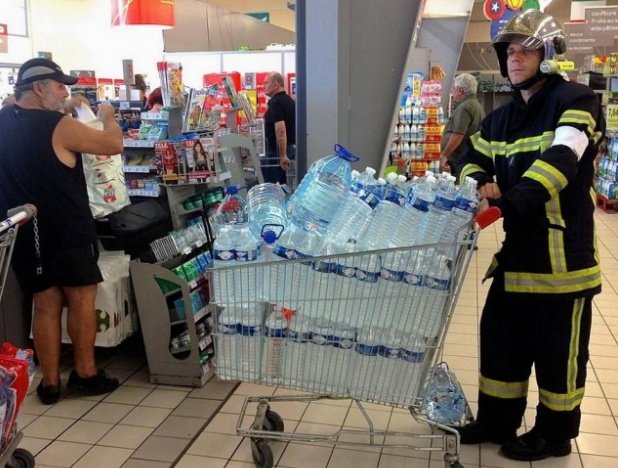 Sham_Rock71's tweet photo. Le manque de moyen chez les pompiers... On en parle ? https://t.co/yusFX4CjPf