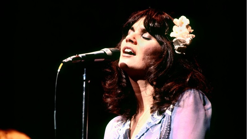 Happy birthday Linda Ronstadt.
No busques la perfección en una voz que no sea la suya. 