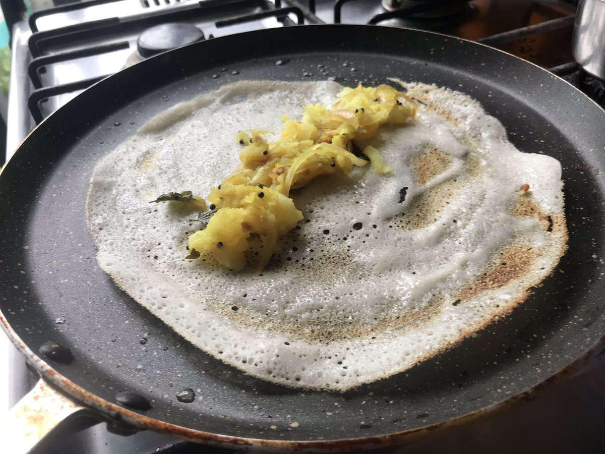  #LunchBox Final course: South Indian day - Masala Dosa! Could be more brown but taste was fantabaloustic!!! Ofcourse, polished it off with hot sweet South Indian filter coffee. 9.8979969/10  #FoodieTwitter
