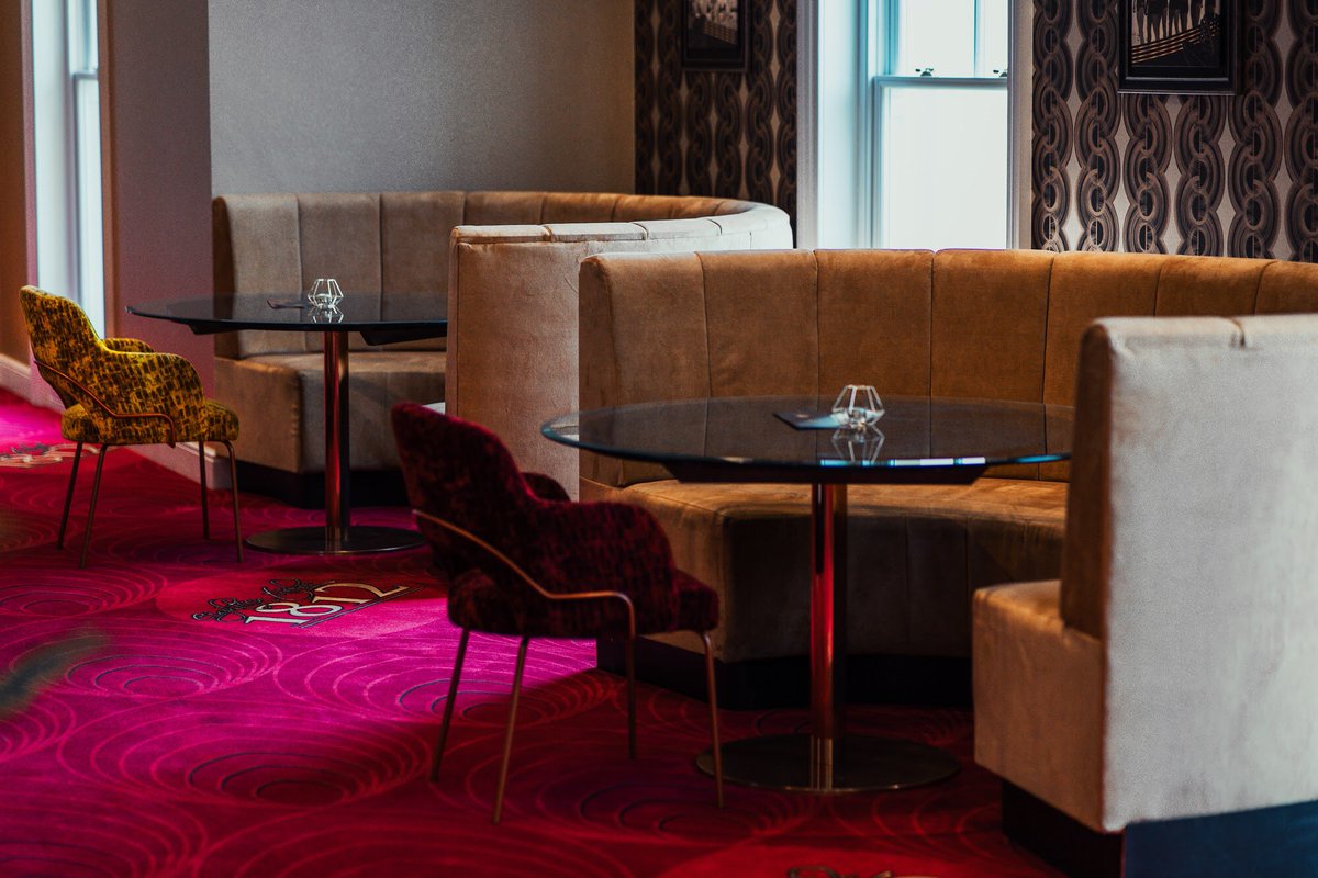 #1812Bournemouth is very much #COVIDSecure. Our beautiful curved booths comfortably sit 6 people & are socially distanced. Reservable every day of the week, speak to the team now to book; 📞 01202 203 050 📧 1812@royalexeterhotel.com See you at the bar.