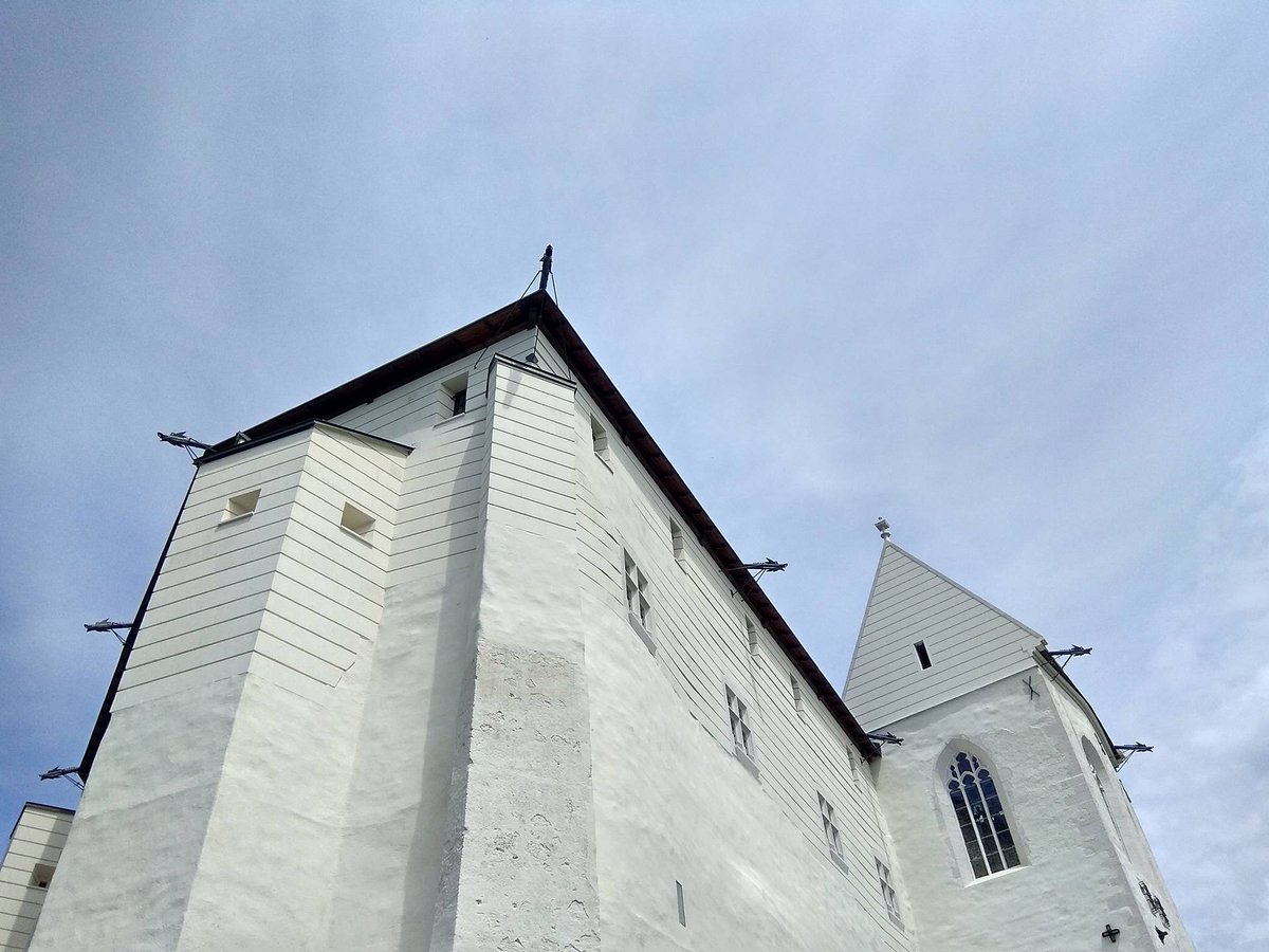 SzentgyrgyiVio1's tweet photo. Amennyiben belföldi nyaralást tervezünk idén (mivel jelenleg ez az opció a legbiztosabb) bátran menjünk kicsit messzebb a Balaton gondolatától. Az országban számos felfedezésre váró hely létezik. Számtalan gyönyörű várral büszkélkedhetünk
#fuzer #zemplen #hungary #travel https://t.co/oDhhpAQmNa
