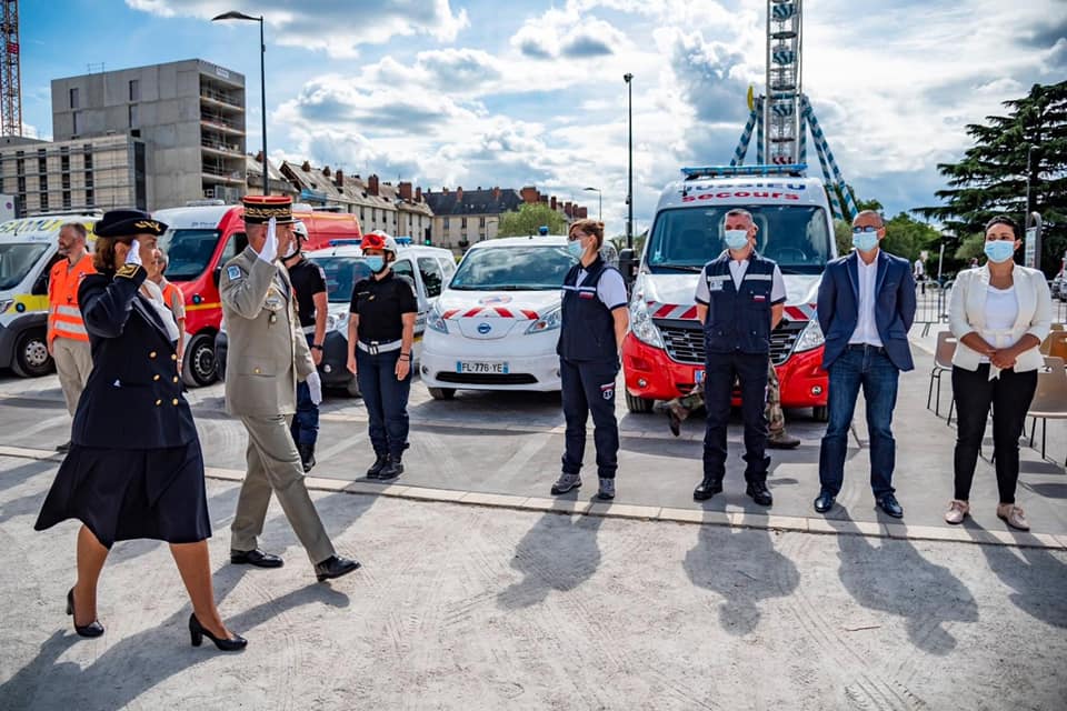 JUSSIEU_secours's tweet photo. [#14juillet ] A travers la France, les hommages ont eu lieu avec l'invitation de différents professionnels de santé, dont les #ambulanciers. A cette occasion, plusieurs centres #JUSSIEUsecours ont défilé. Merci pour cette renaissance à l'égard de tous ceux qui se sont engagés 👏 https://t.co/6p6ZsAX9UZ