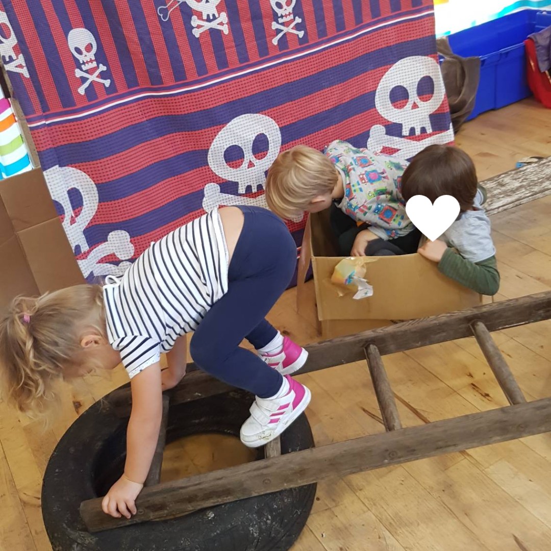 StPlaygroup's tweet photo. PIRATES
Last week the children hunted for treasure, climbed the rigging, walked the planks, decorated their own pirate ships, made treasure maps, shared pirate stories and songs.
.
#happykids #pirates #childledplay #earlyyears  #agreatplacetobe https://t.co/yD4sFATXaE