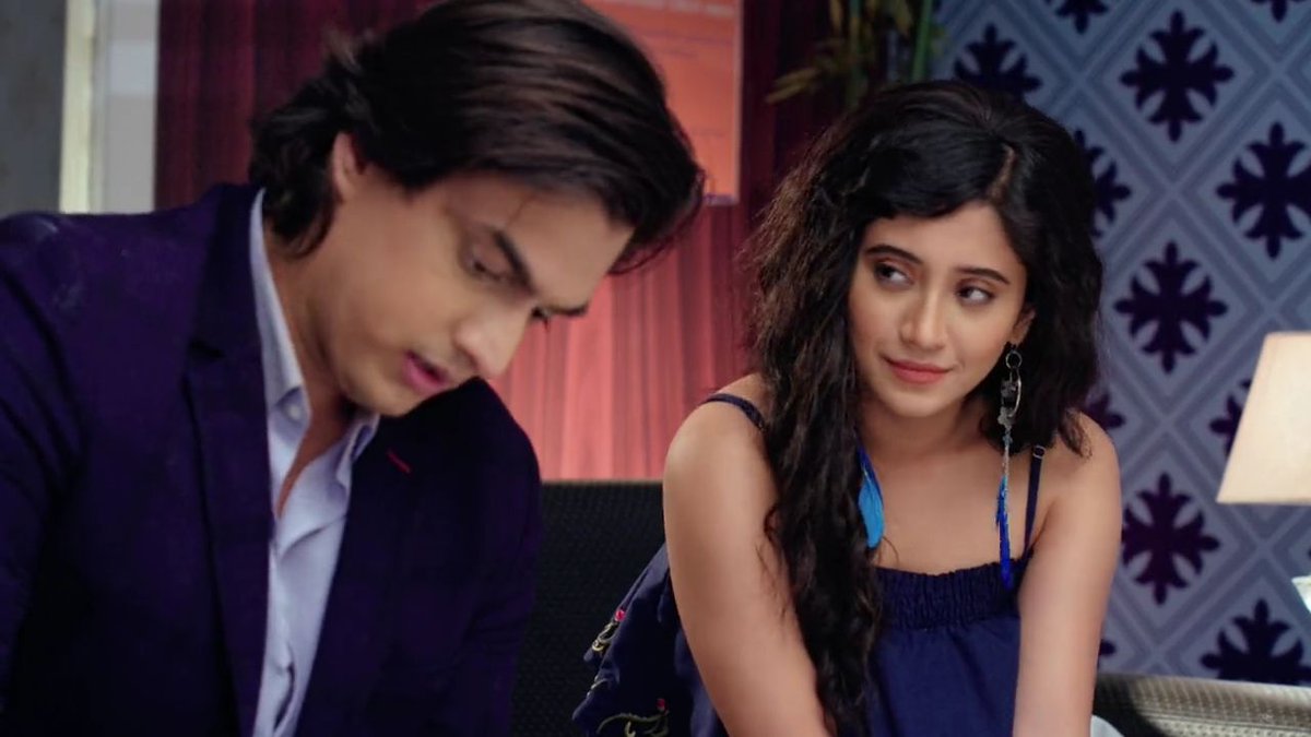 Awww bacchaas  #Kaira  #Shivin  #yrkkh