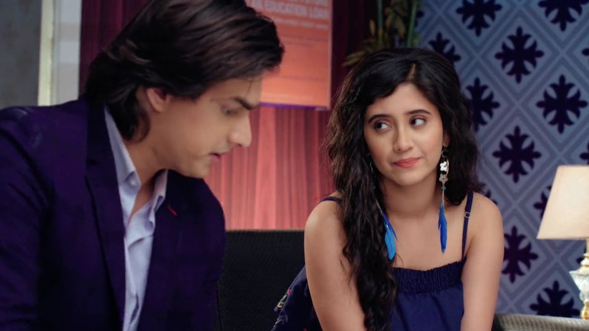 Awww bacchaas  #Kaira  #Shivin  #yrkkh