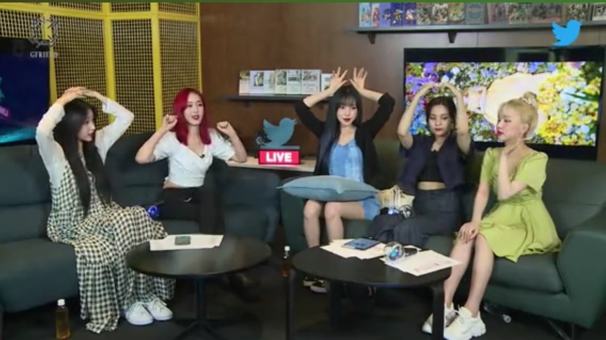 littlegalaxyeun's tweet photo. บายๆ ดูแลสุขภาพกันด้วยนะ💙💜
Take care of yourself. I'm so proud of u. Fighting 💙💜
@GFRDofficial
#AskGFRIEND
#GFRIEND_TwitterBlueroom https://t.co/RmLLiyn53I