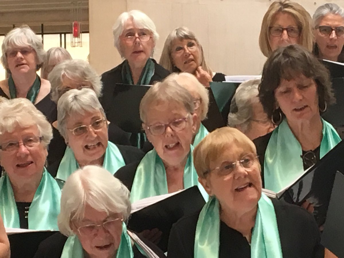 grenvillemusic's tweet photo. https://t.co/JEDjVxX164 Today’s good afternoon choir online rehearsal YouTube access from 1pm taken by yours truly / everyone welcome for a FUN #sofasing @KeynshamN @KeynshamCouncil @keynshamvoice @mrbenengland @mypubchoir https://t.co/EyvzHPsnpp