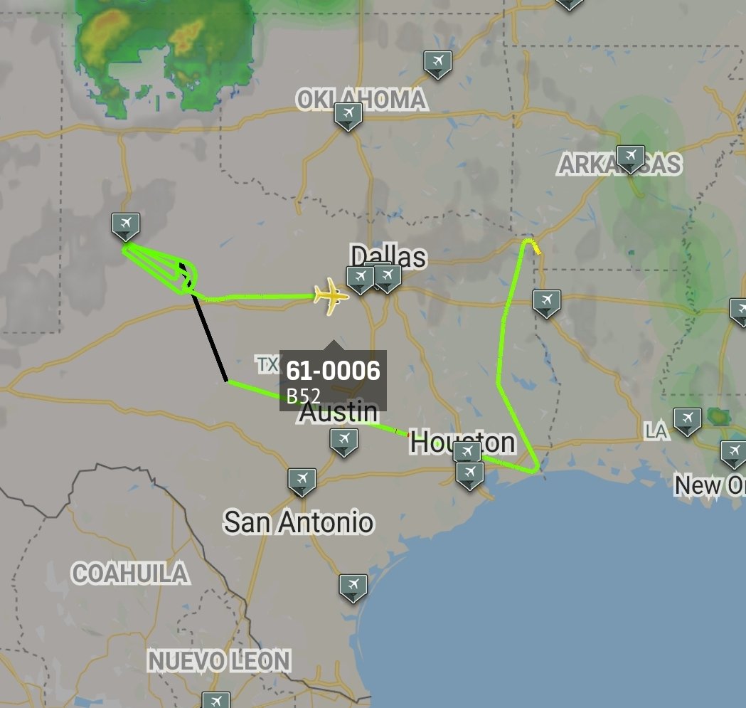is_keelu's tweet photo. USAF
Boeing B-52H Stratofortress 
Spotted over #Texas 

61-0006 #AE589D https://t.co/kcVLhaCNyZ