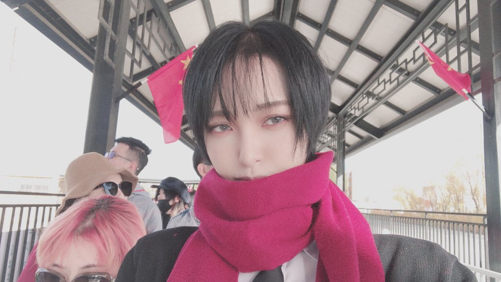 luoxuanh's tweet photo. 헉 이날 찍은건가 https://t.co/jH2zk9f1Q8